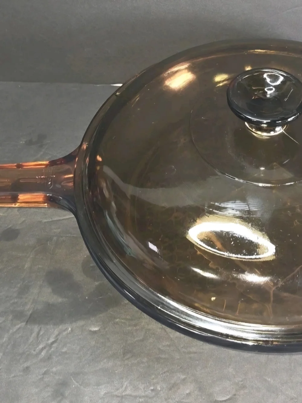 Pyrex Clear Glass 10in Skillet waffle bottom with Lid Amber-Tinted Handle